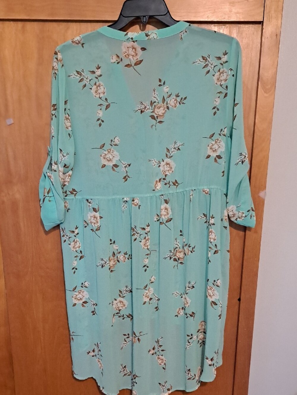 Torrid Floral Button-Front Mint Green Women’s Top - Picture 2 of 4